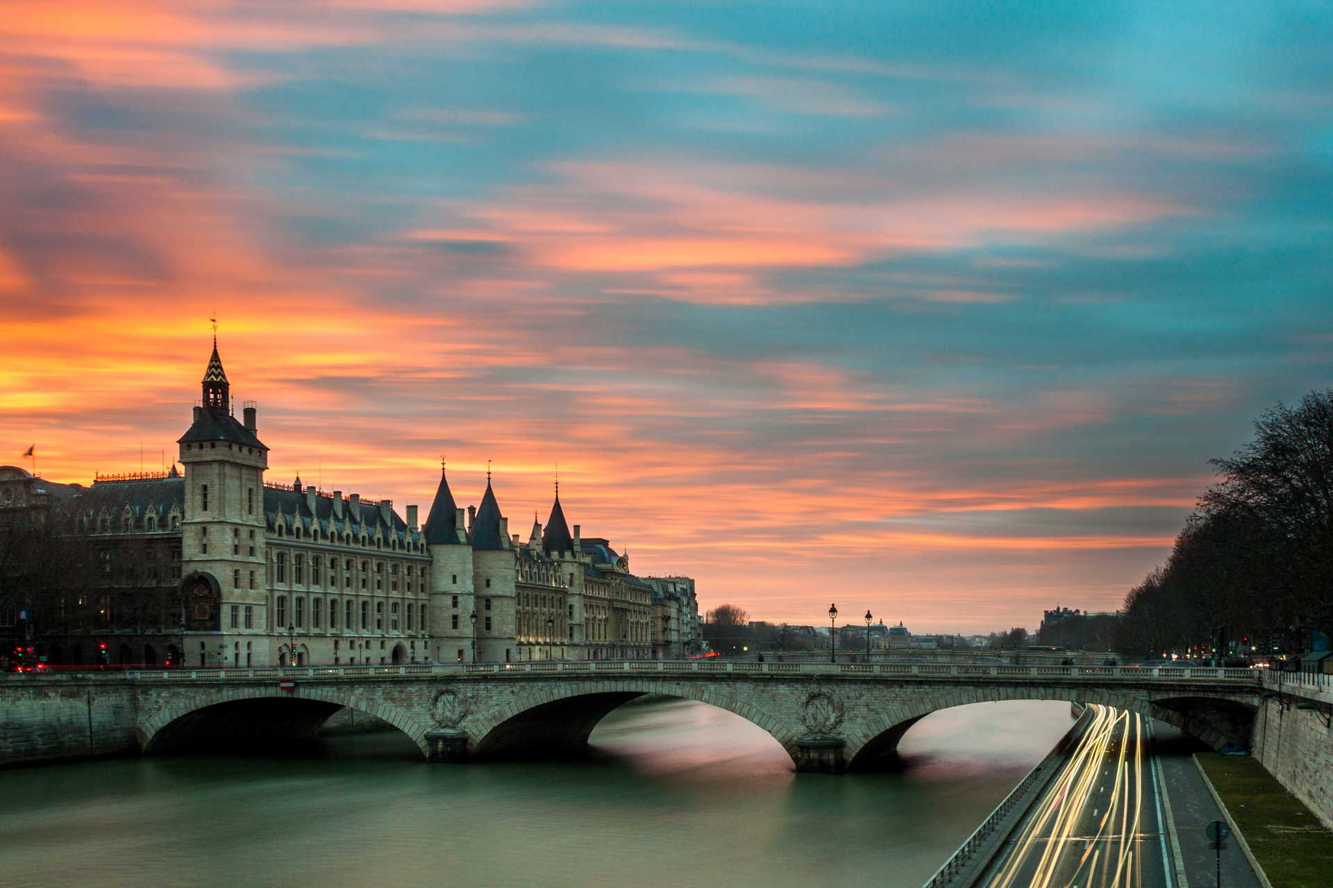Paris au coucher du soleil - Hôtel pour famille paris - Maison Lavaud